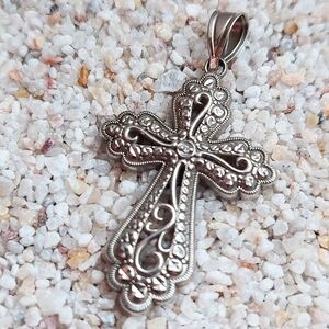 Sterling silver Diamond cut Cross Pendant